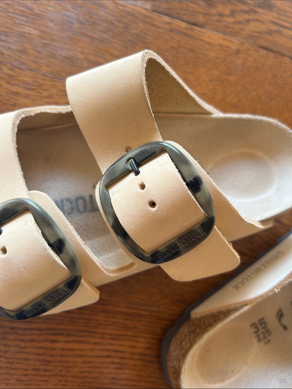 Birkenstock women’s size 35 Two-Strap Sandals in Light Beige - Picture 5 of 6
